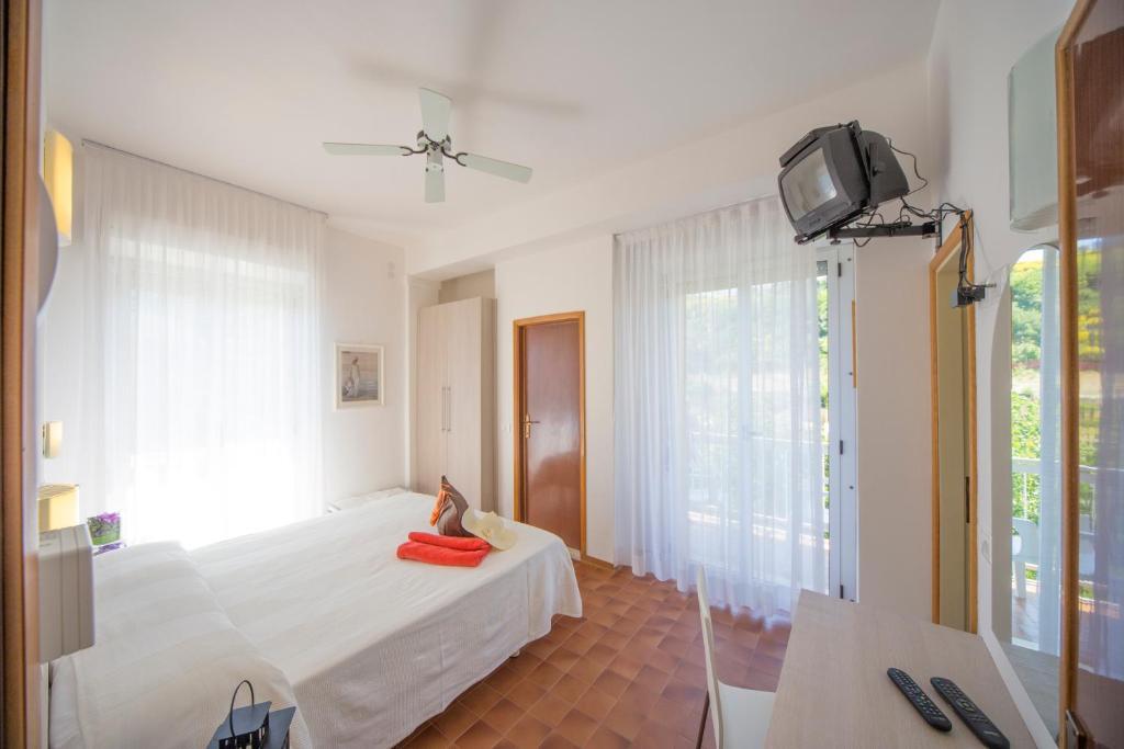 Hotel Adler Габиче Маре Стая снимка