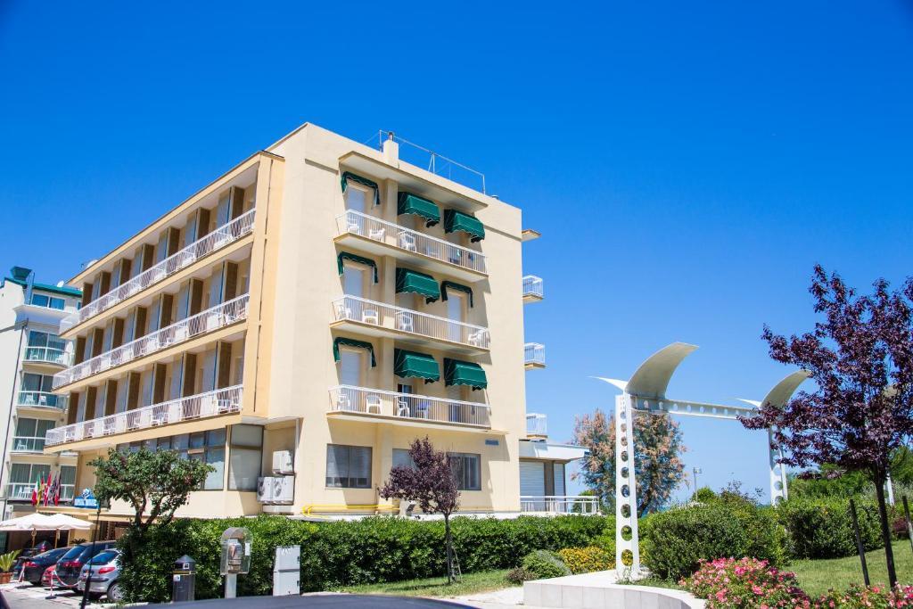 Hotel Adler Габиче Маре Екстериор снимка
