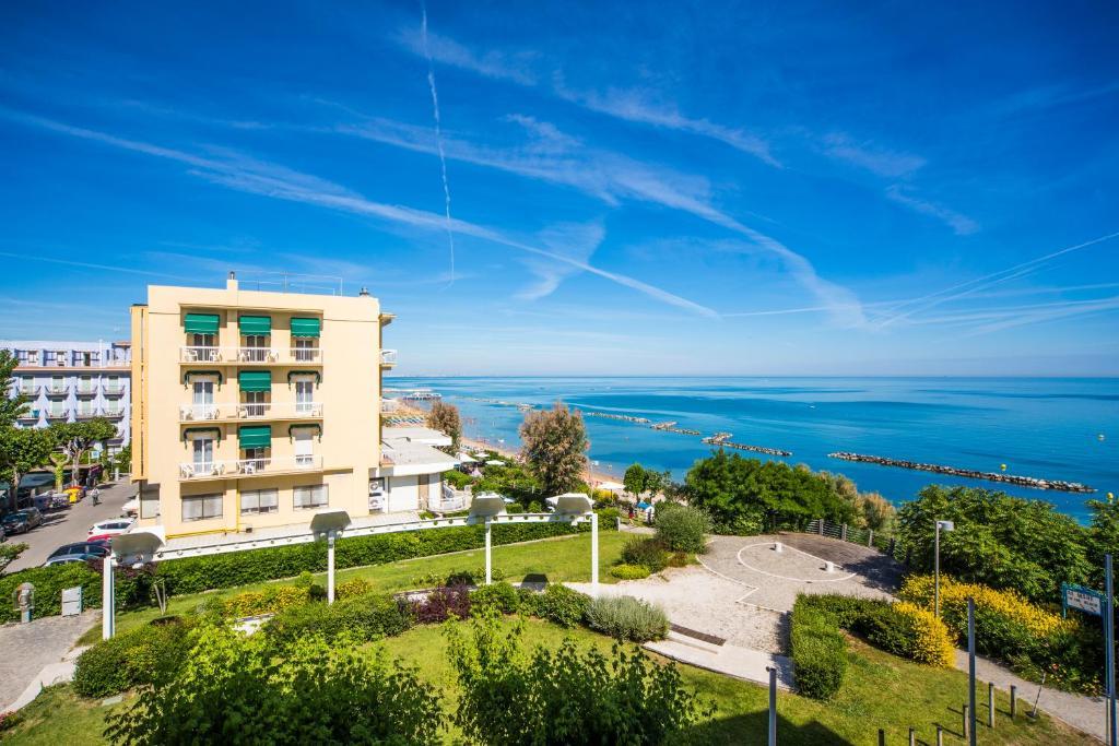 Hotel Adler Габиче Маре Екстериор снимка