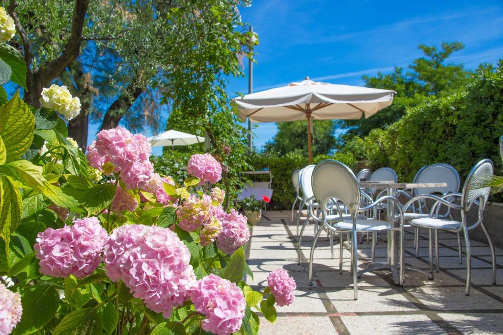 Hotel Adler Габиче Маре Екстериор снимка