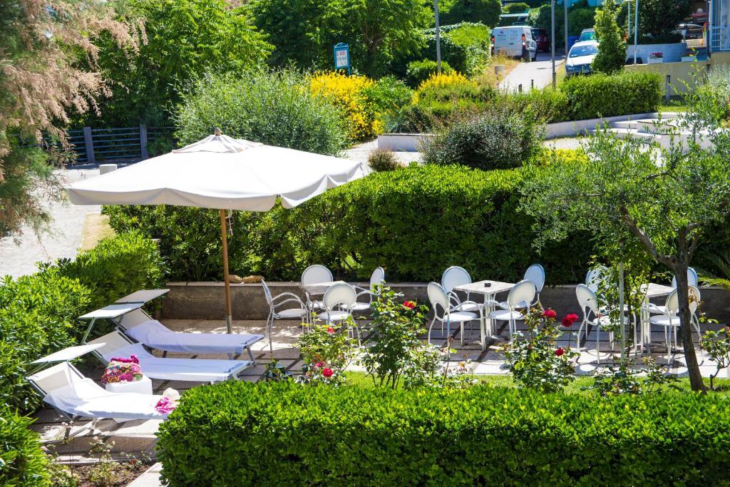 Hotel Adler Габиче Маре Екстериор снимка