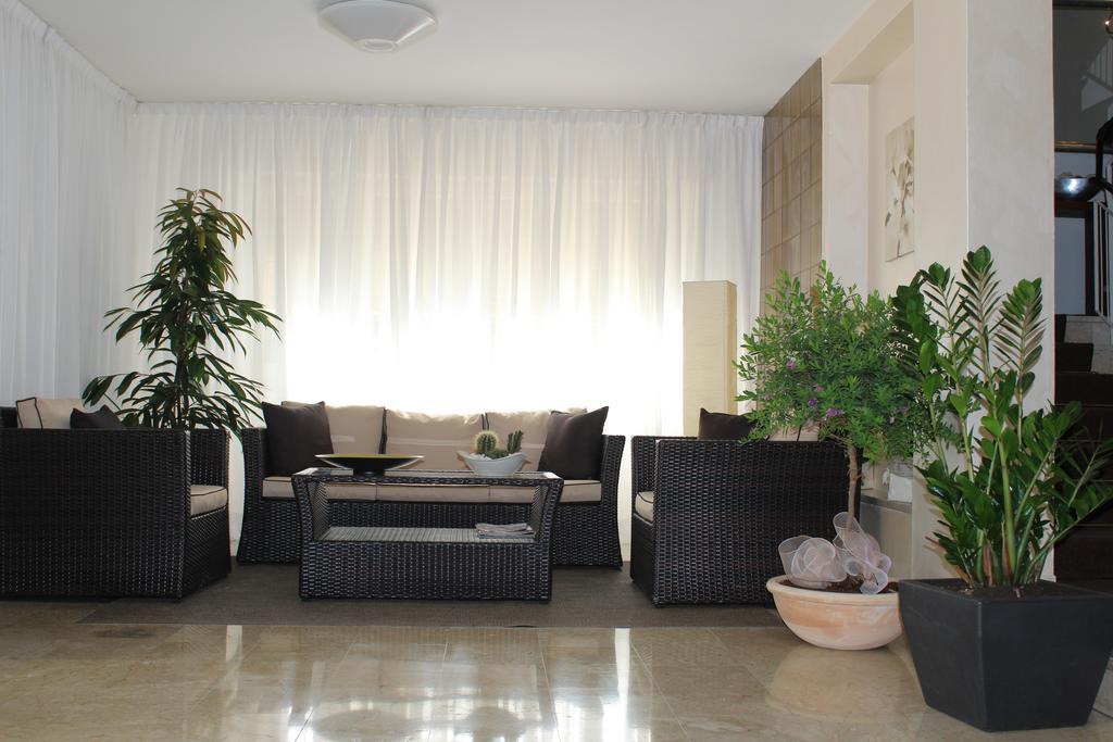 Hotel Adler Габиче Маре Екстериор снимка