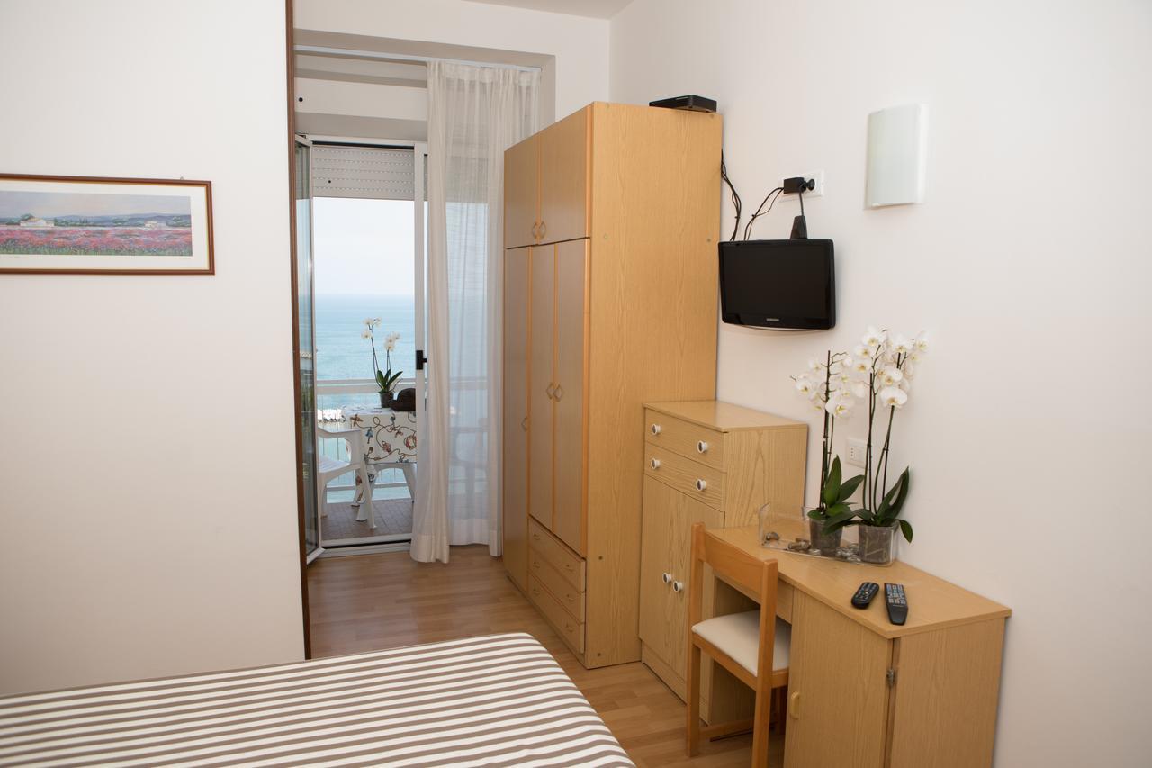 Hotel Adler Габиче Маре Екстериор снимка