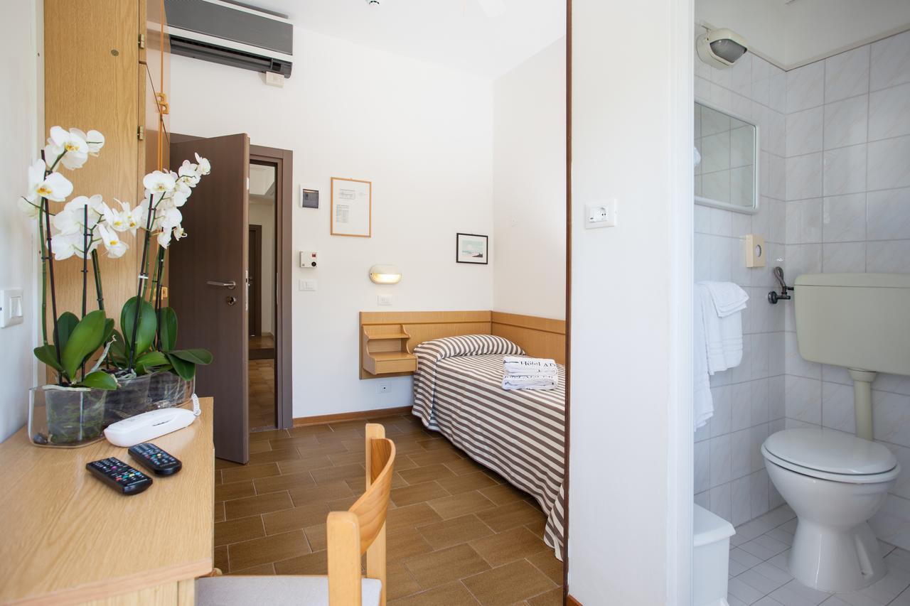 Hotel Adler Габиче Маре Екстериор снимка